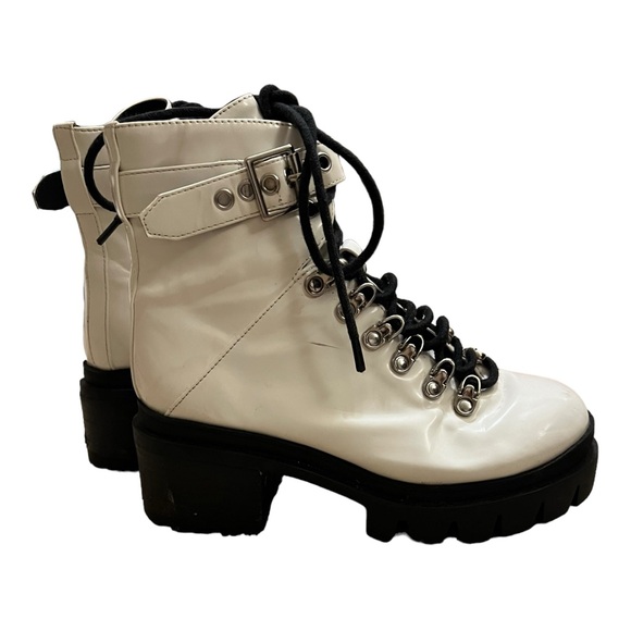 Jeffrey Campbell Czech Combat White Ankle Boots, Size 6 Lug Sole Platform - Picture 6 of 15